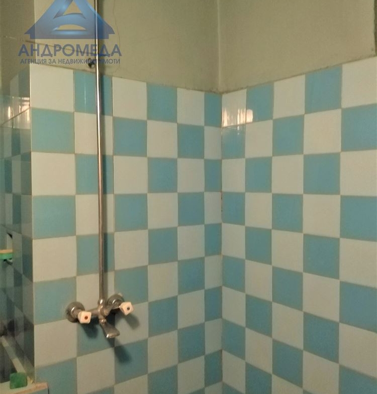 Продава тристаен апартамент - 0