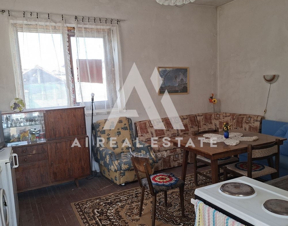 ЕДНОЕТАЖНА КЪЩА С. САДОВЕЦ - 0