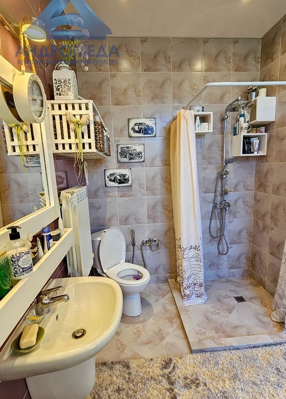 Триетажна къща със самостоятелен двор гр.Плевен, ул.Кирил и Методий 29 ! - 0