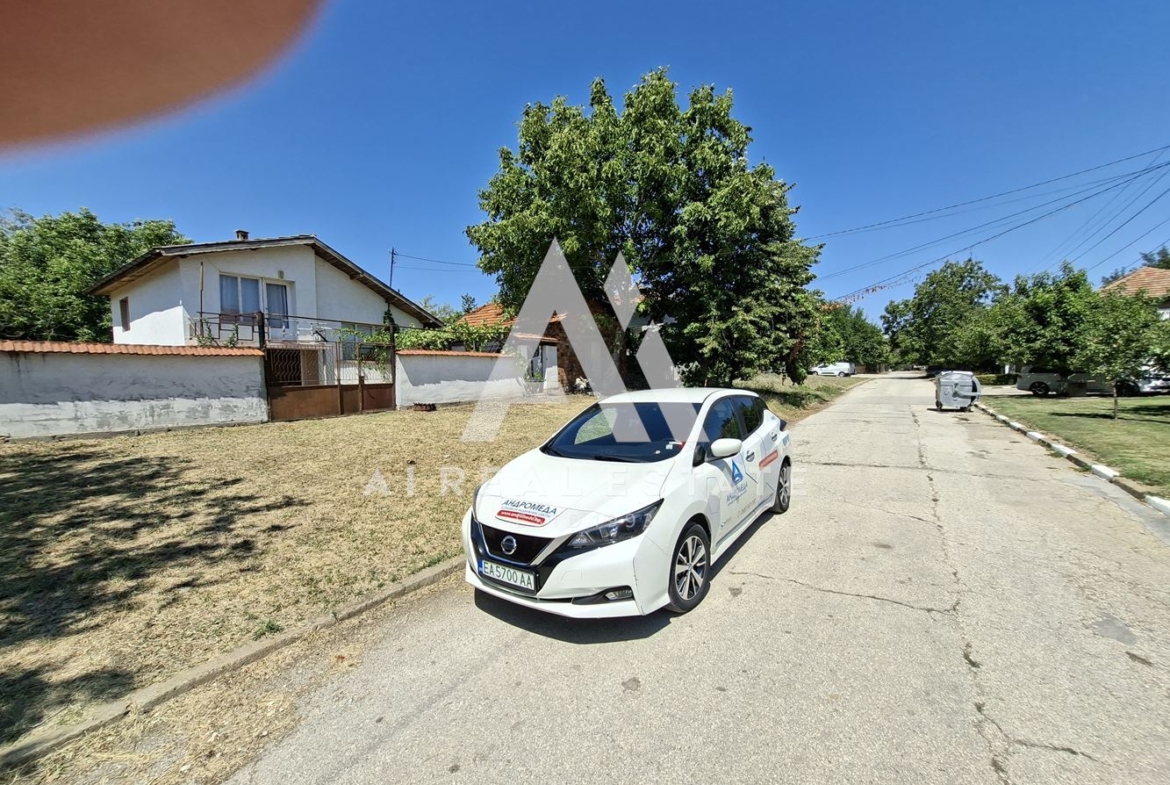 КЪЩА С ДВОР - 0