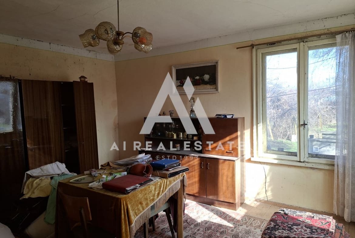 ЕДНОЕТАЖНА КЪЩА - 0