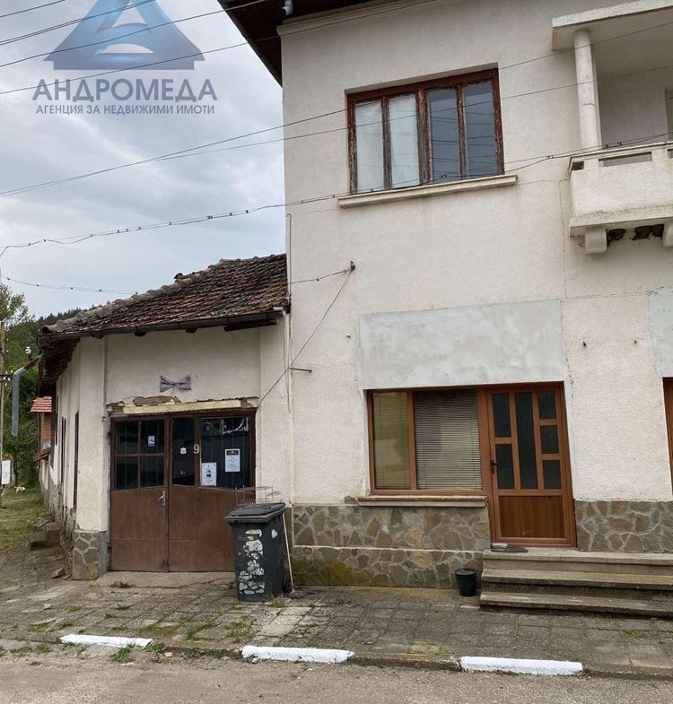 Самостоятелна къща в с.Николаево - 0