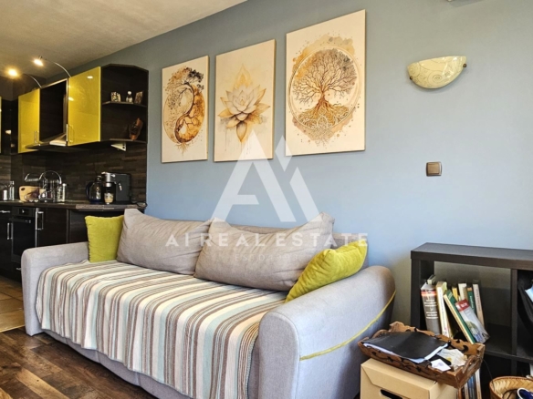 Слънчев двустаен апартамент в ж.к. Лагера – до метростанция „Красно село“ - 0