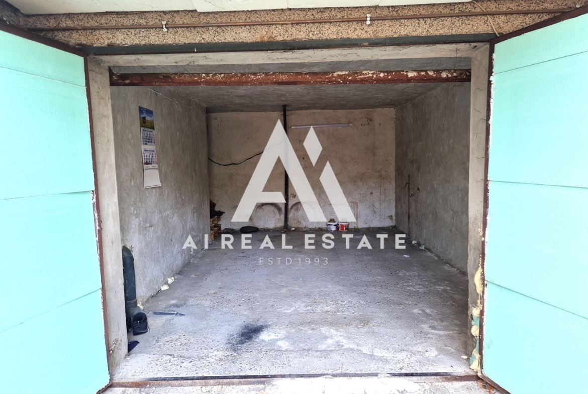 Продава тристаен апартамент - 0