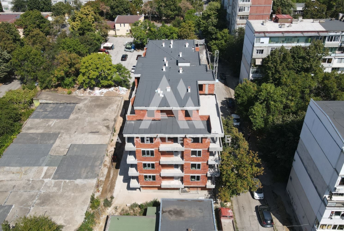 БИЛД - А3 - Сторгозия - 0