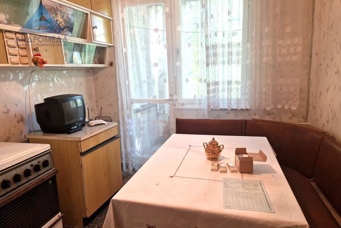 Продава тристаен апартамент - 0