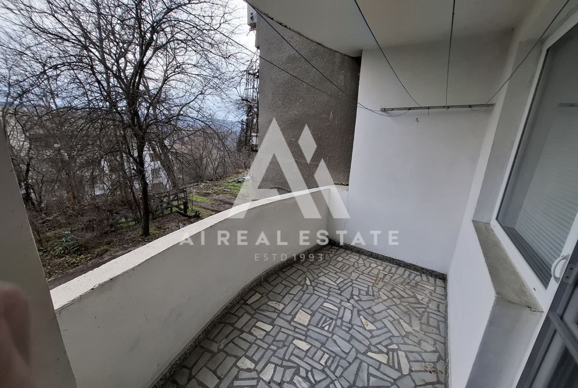 3-стаен апартамент под наем - 0