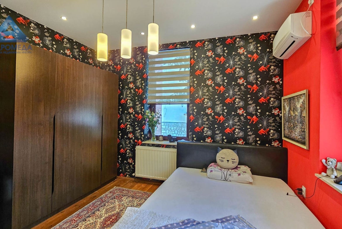 Триетажна къща със самостоятелен двор гр.Плевен, ул.Кирил и Методий 29 ! - 0