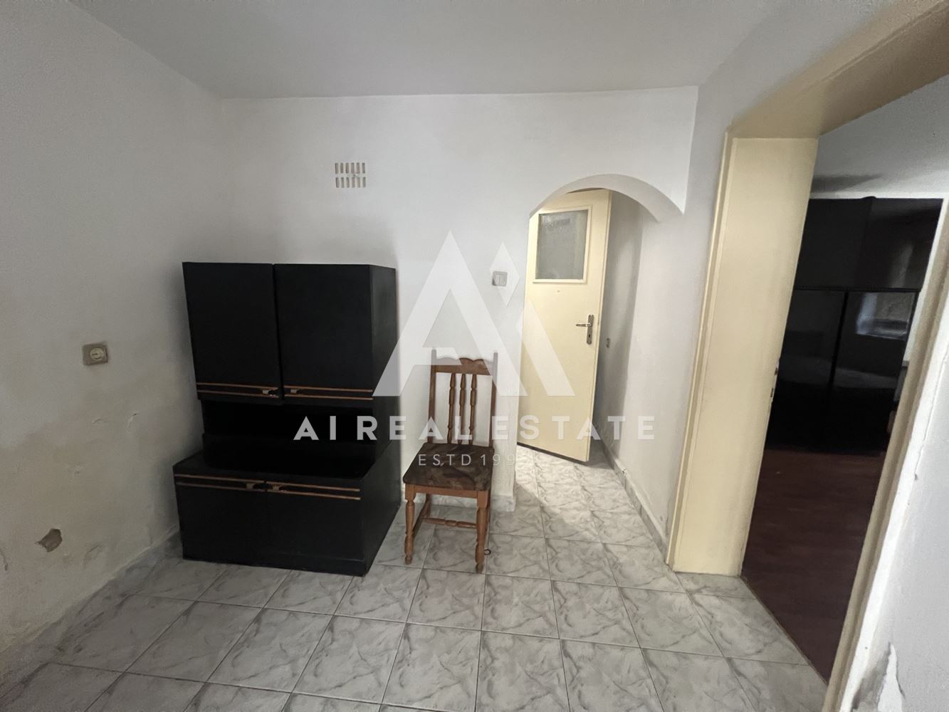 🏡 Етаж от къща на ул. Чаталджа – удобство и функционалност в централната част на Плевен - 0