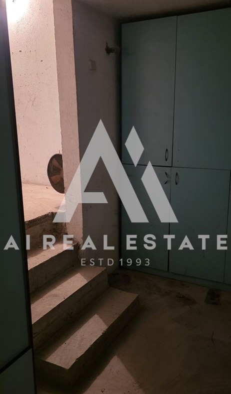 Подземен гараж, разположен на ниво -1 - 0