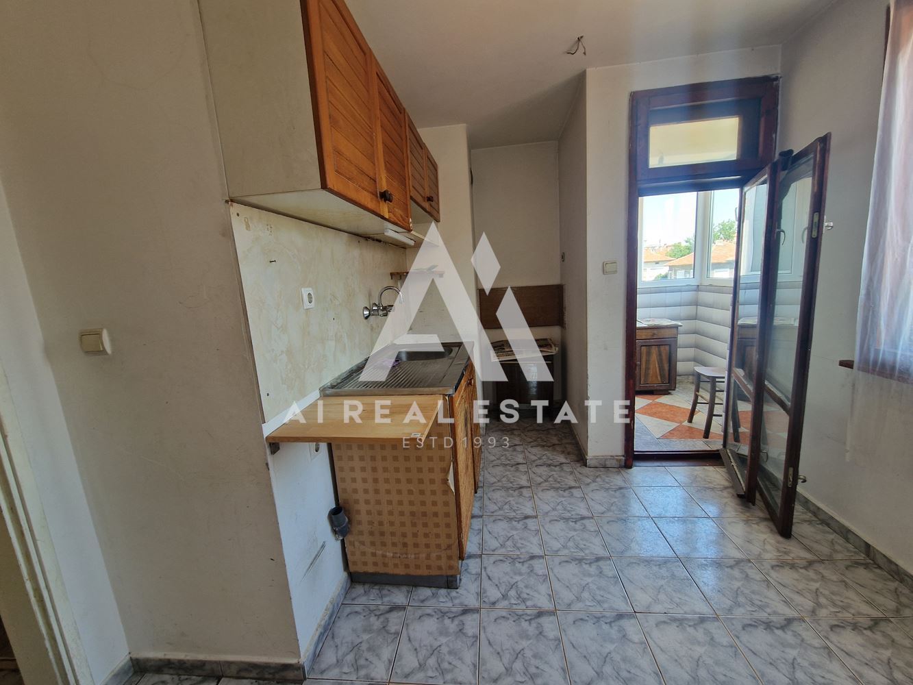 Продава гарсониера с гараж-0 Продава гарсониера с гараж - 0