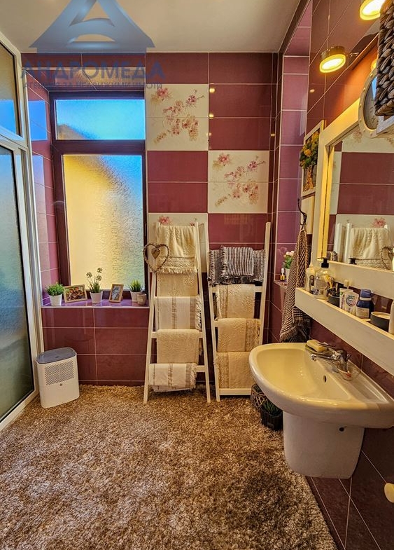 Триетажна къща със самостоятелен двор гр.Плевен, ул.Кирил и Методий 29 ! - 0