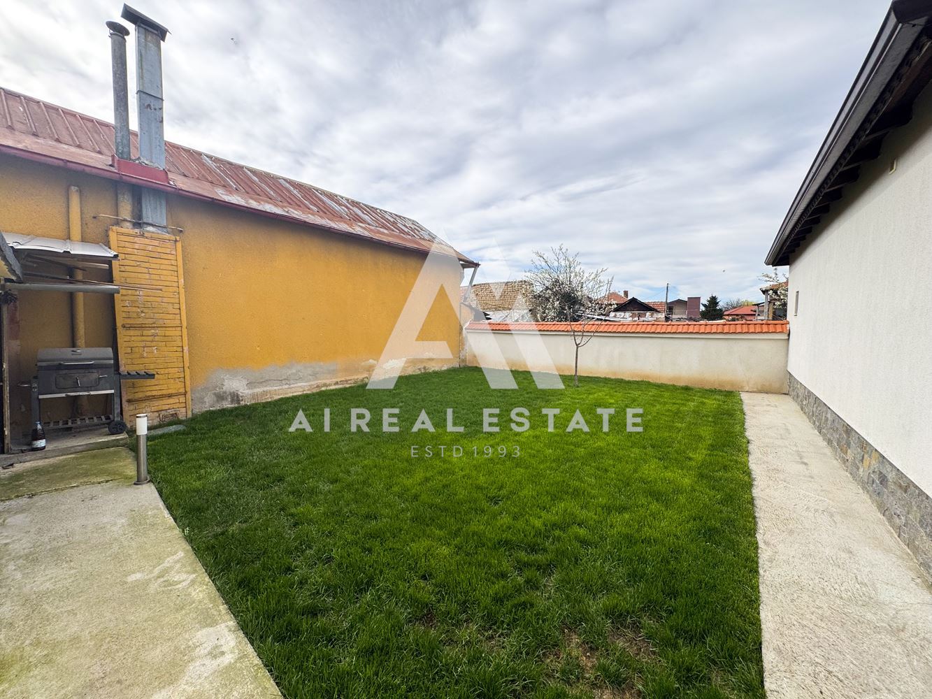 Къща в с.Ясен с хидрофор,канализация и собствено електричество-0 Къща в с.Ясен с хидрофор,канализация и собствено електричество - 0