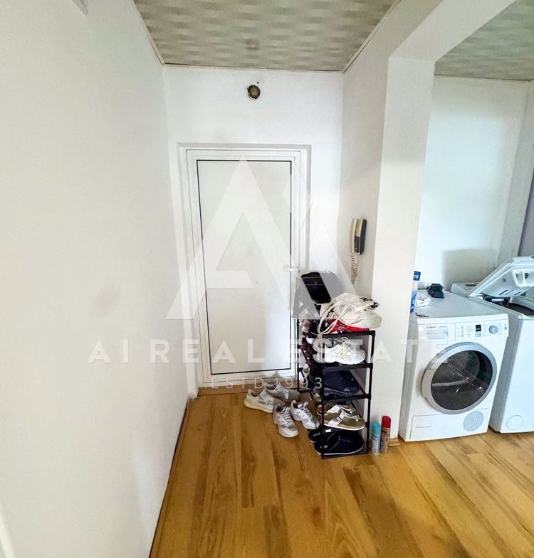 Двустаен саниран апартамент в Дружба 1 - 0