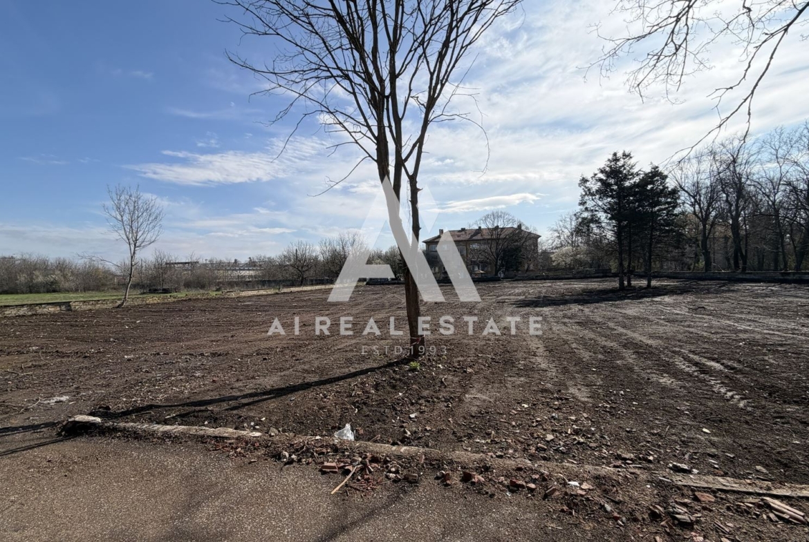 Парцел за жилищно строителство с ПУП и комуникации в гр. Долна Митрополия ! - 0