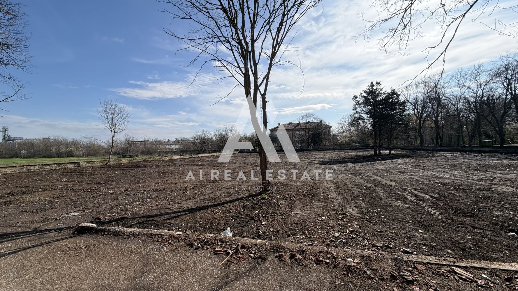 Парцел за жилищно строителство с ПУП и комуникации в гр. Долна Митрополия ! - 0