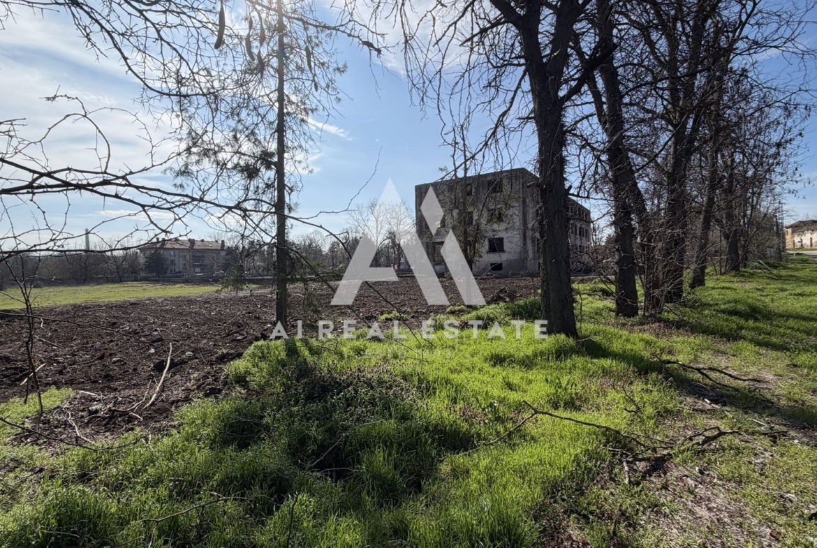 Парцел за жилищно строителство с ПУП и комуникации в гр. Долна Митрополия ! - 0