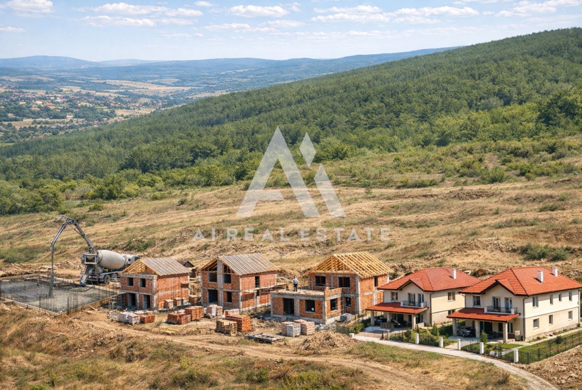 Парцел за жилищно строителство с ПУП и комуникации в гр. Долна Митрополия ! - 0