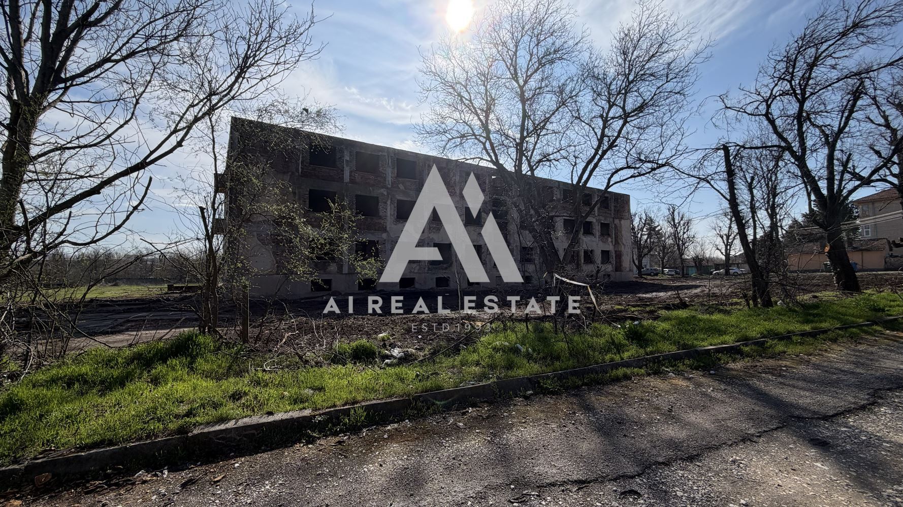 Инвестиционен имот в гр. Долна Митрополия, ул. „Заводска“ ! - 0