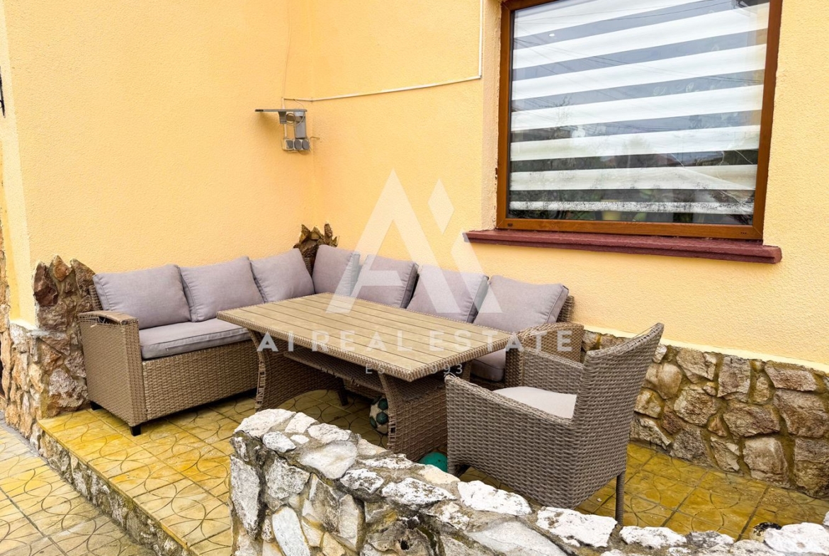 Къща в с.Ясен с хидрофор,канализация и собствено електричество - 0