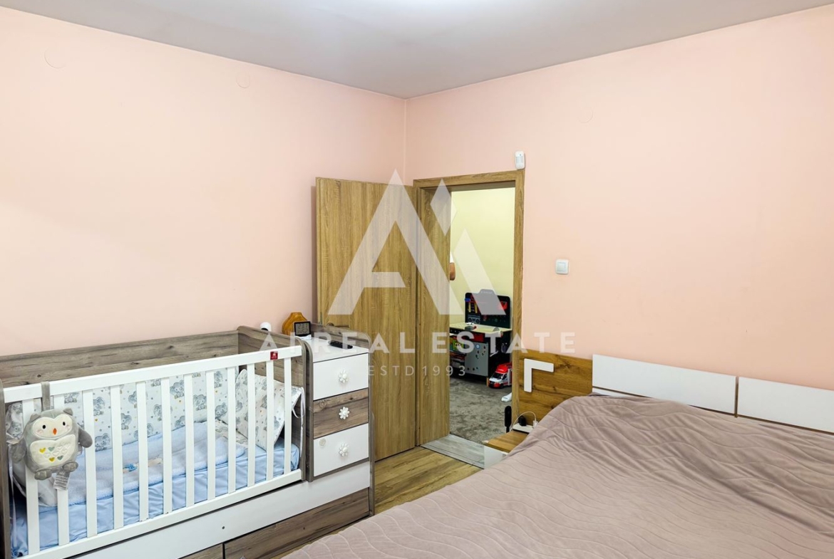 Къща в с.Ясен с хидрофор,канализация и собствено електричество - 0