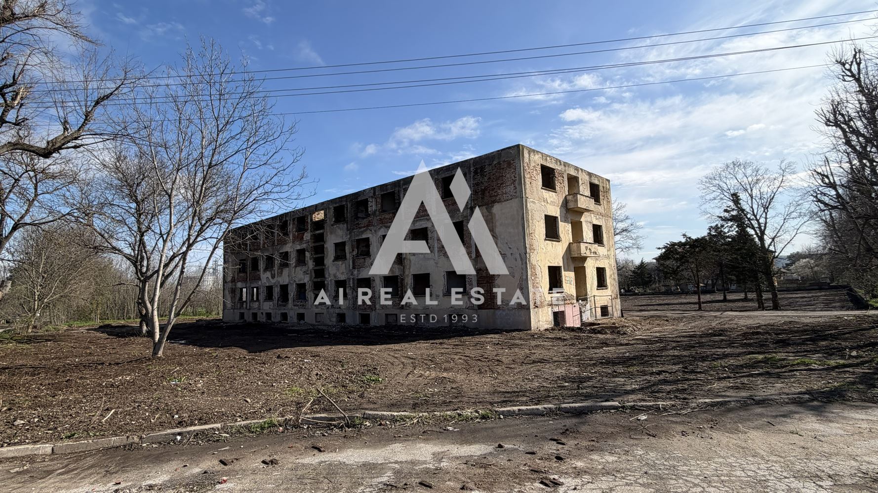 Инвестиционен имот в гр. Долна Митрополия, ул. „Заводска“ ! - 0