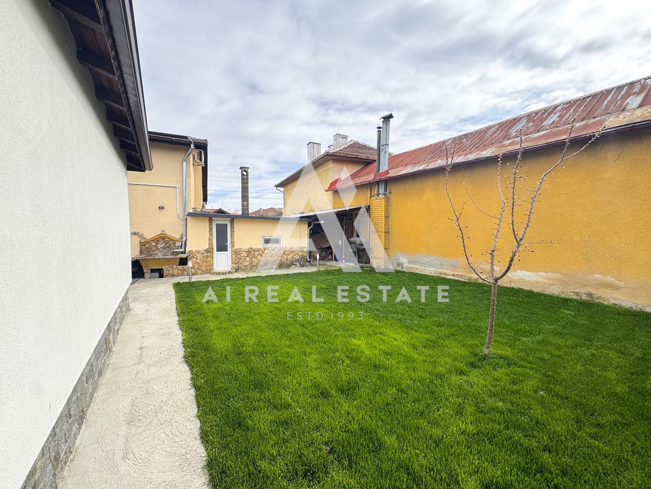 Къща в с.Ясен с хидрофор,канализация и собствено електричество-0 Къща в с.Ясен с хидрофор,канализация и собствено електричество - 0