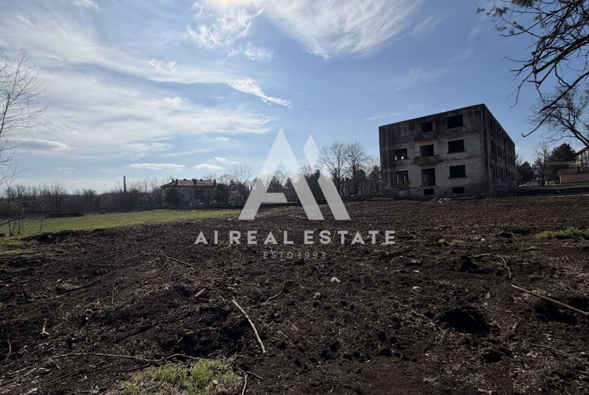 Парцел за жилищно строителство с ПУП и комуникации в гр. Долна Митрополия ! - 0