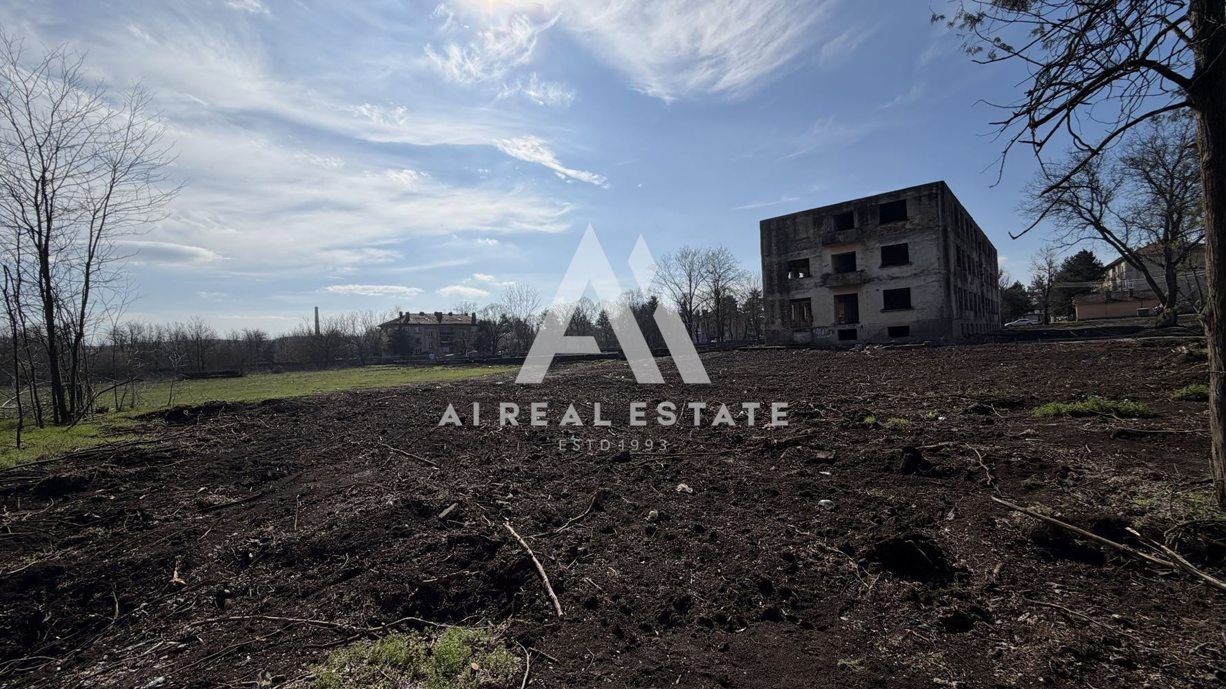 Парцел за жилищно строителство с ПУП и комуникации в гр. Долна Митрополия ! - 0