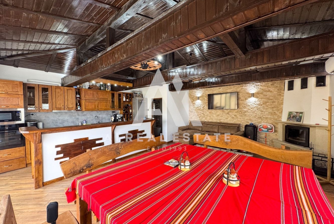 Къща в с.Ясен с хидрофор,канализация и собствено електричество - 0