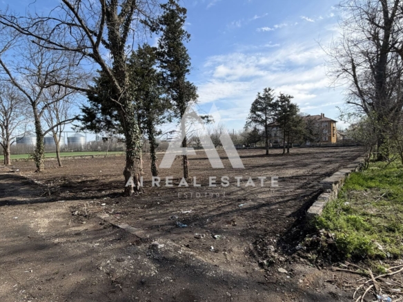 Парцел за жилищно строителство с ПУП и комуникации в гр. Долна Митрополия ! - 0