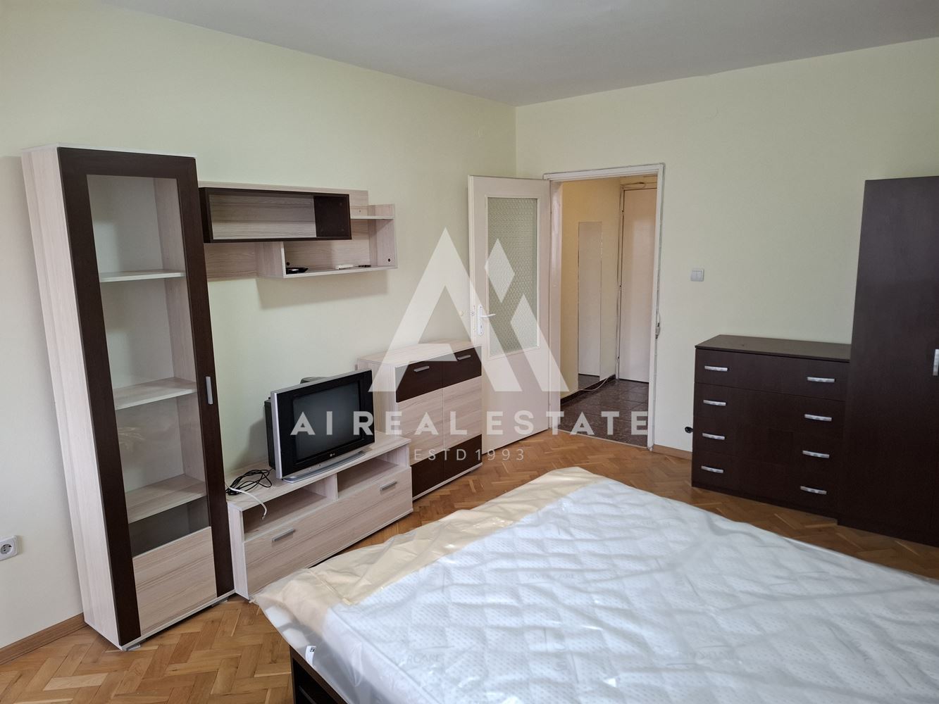 2-стаен апартамент под наем - 0