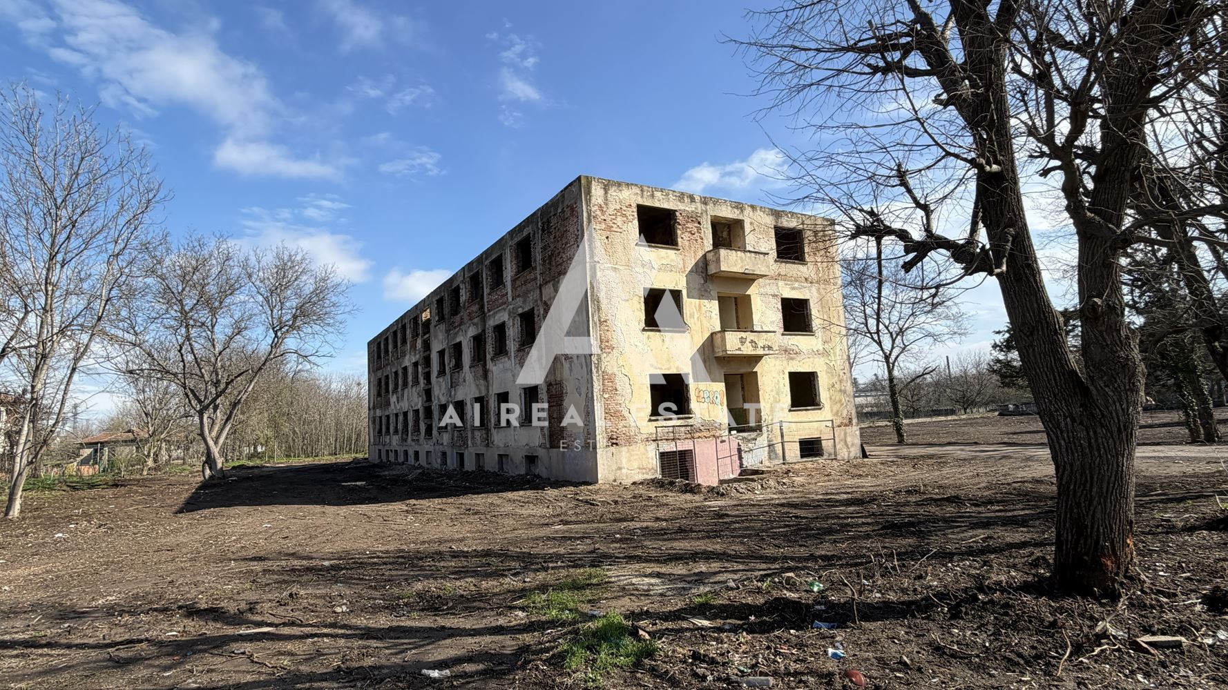 Инвестиционен имот в гр. Долна Митрополия, ул. „Заводска“ ! - 0