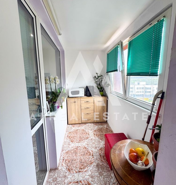 Двустаен саниран апартамент в Дружба 1 - 0