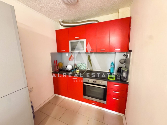 Двустаен саниран апартамент в Дружба 1 - 0