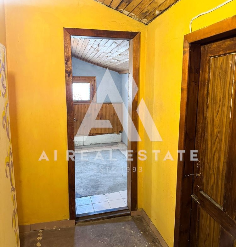 Къща в с.Ясен с хидрофор,канализация и собствено електричество - 0