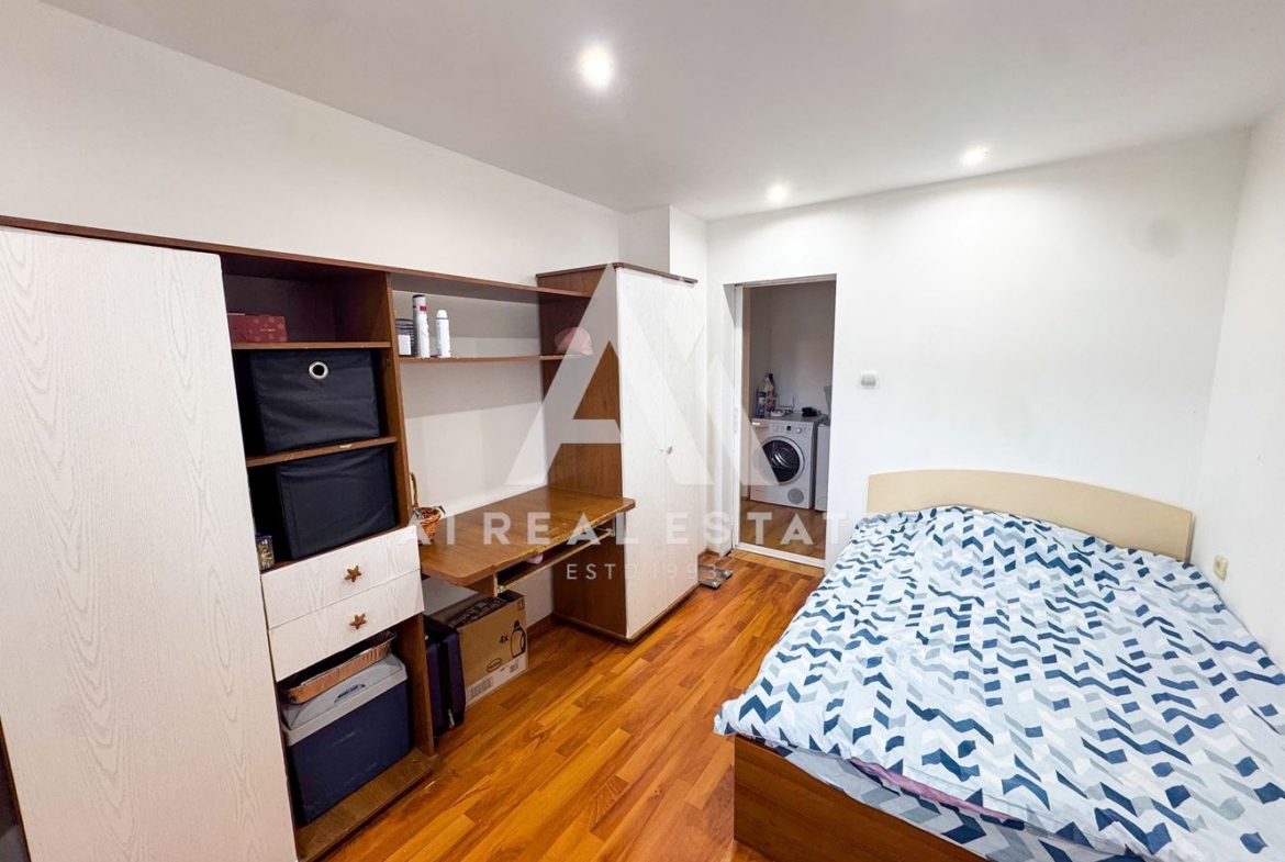 Двустаен саниран апартамент в Дружба 1 - 0