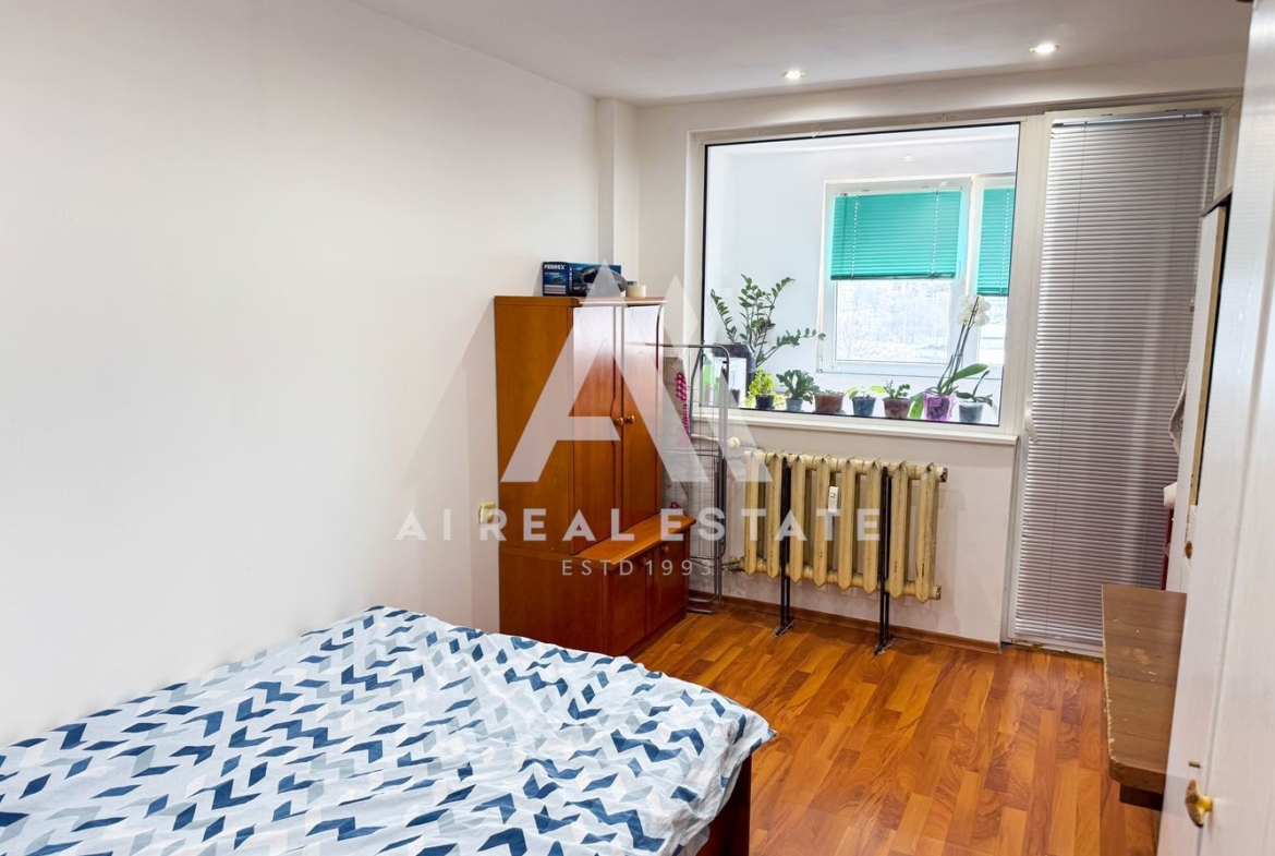 Двустаен саниран апартамент в Дружба 1 - 0