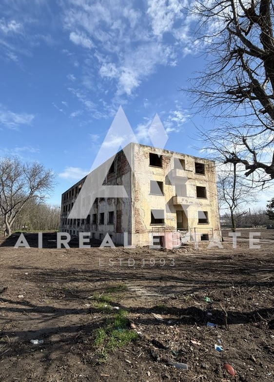 Инвестиционен имот в гр. Долна Митрополия, ул. „Заводска“ ! - 0