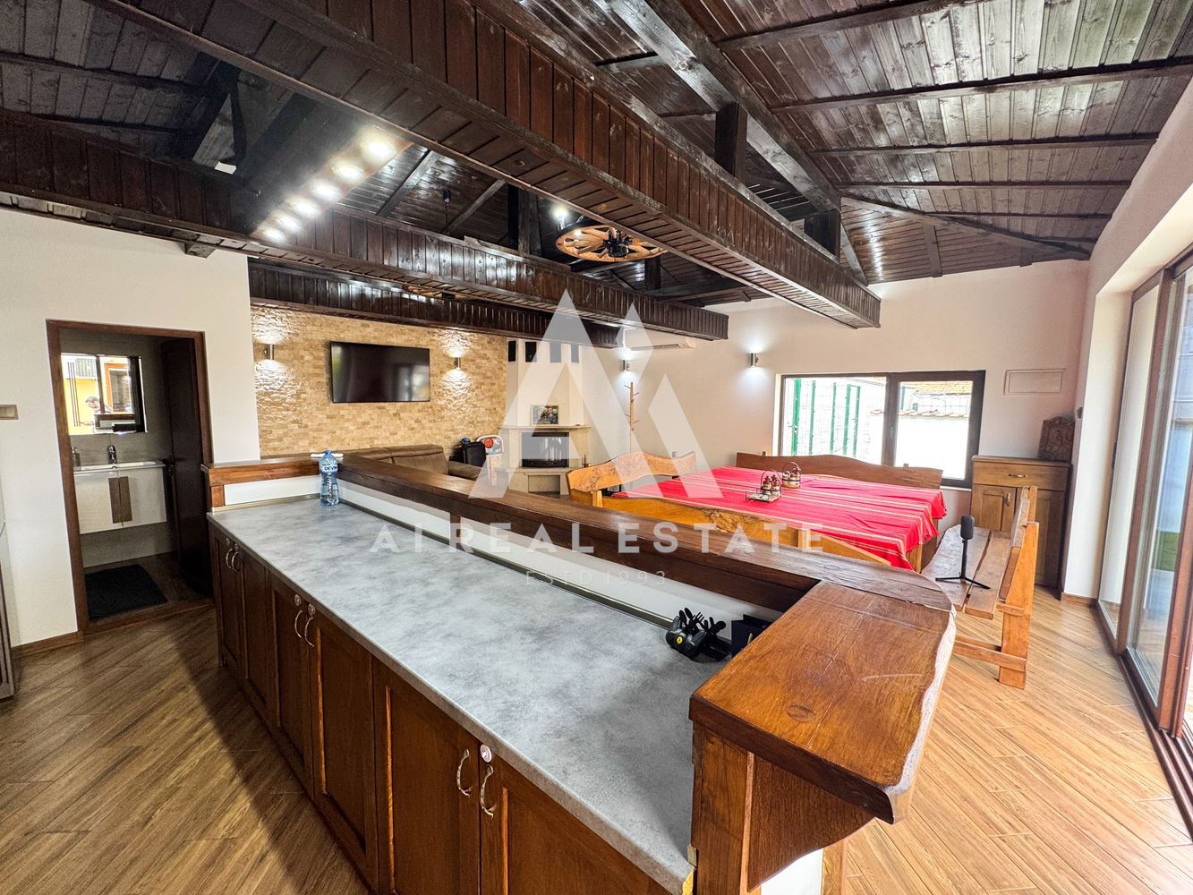 Къща в с.Ясен с хидрофор,канализация и собствено електричество - 0