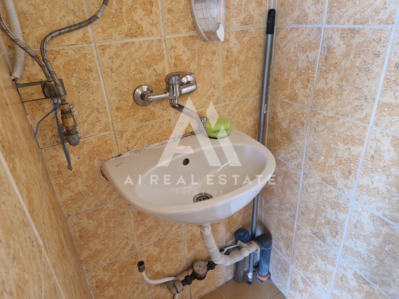 Дава под наем магазин - 0