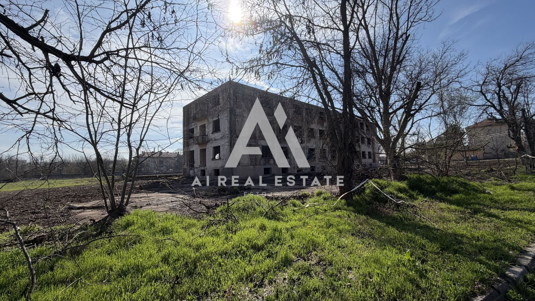 Инвестиционен имот в гр. Долна Митрополия, ул. „Заводска“ ! - 0