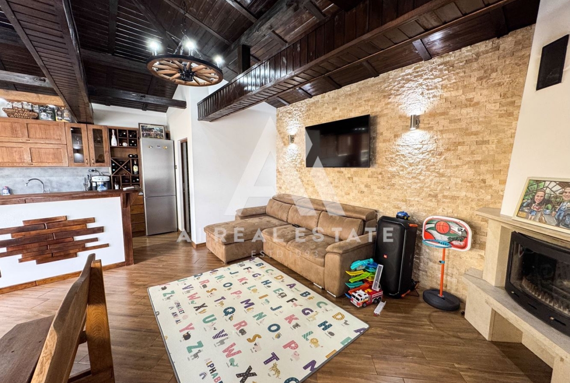 Къща в с.Ясен с хидрофор,канализация и собствено електричество - 0